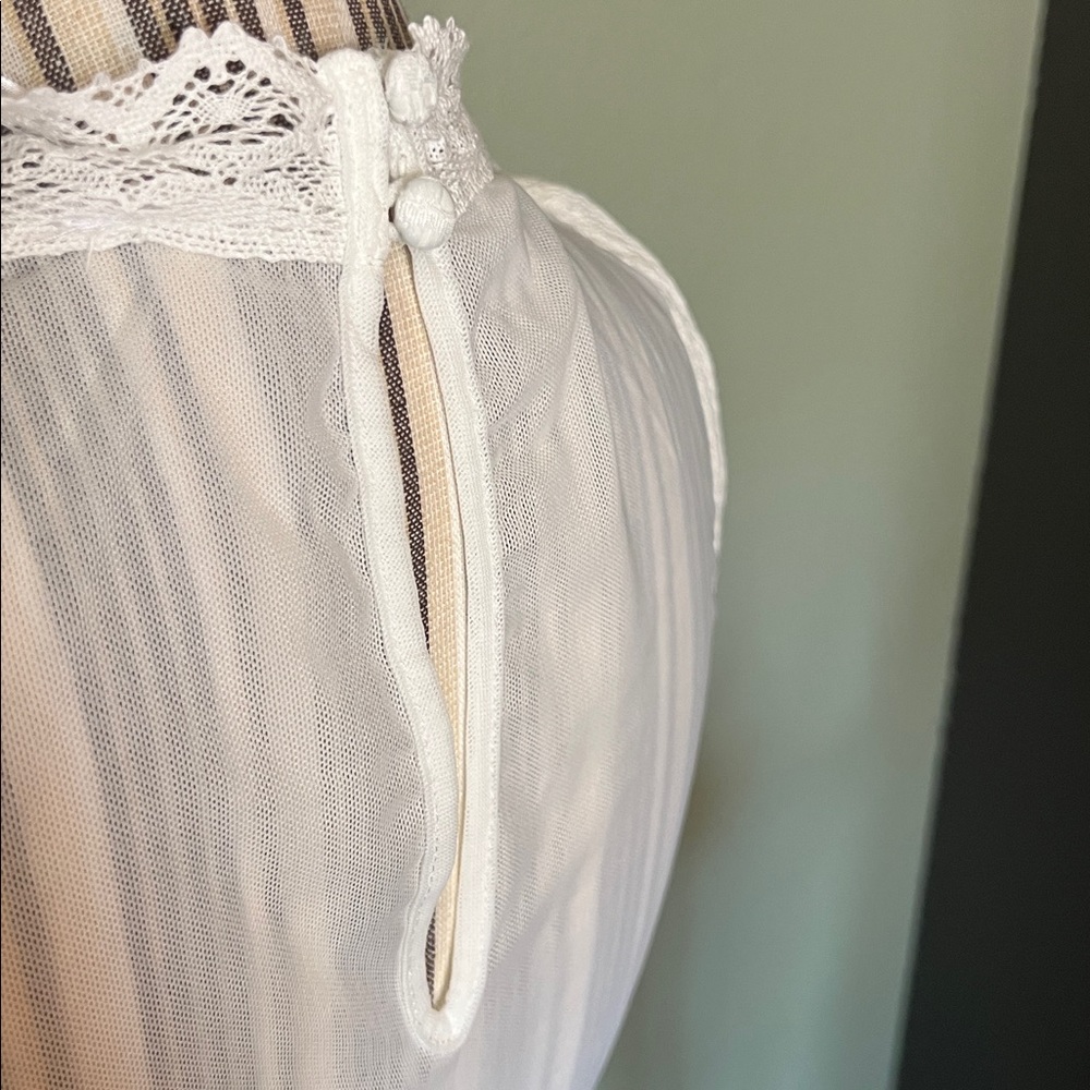 Free People, tea party lace crop top - Picture 8 of 11